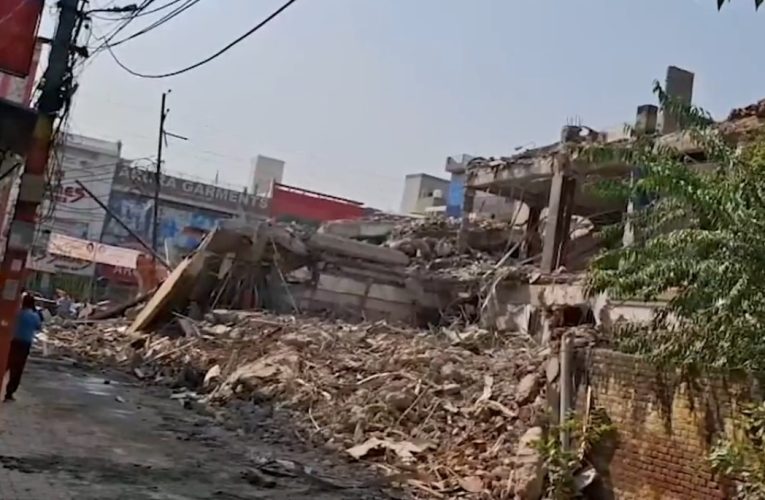 मेरठ में सुप्रीम कोर्ट के निर्देश पर अवैध निर्माण पर बुलडोजर कार्रवाई