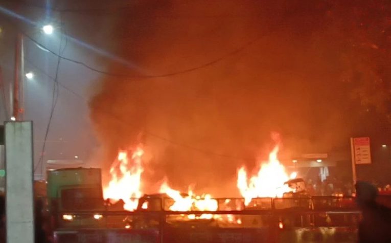 दिल्ली में लाल किले के पास कार में जोरदार धमाका , 8 लोगो की मौत , कई घायल ,NIA-NSG की टीमें रवाना , सुरक्षा एजेंसियों की तैनाती