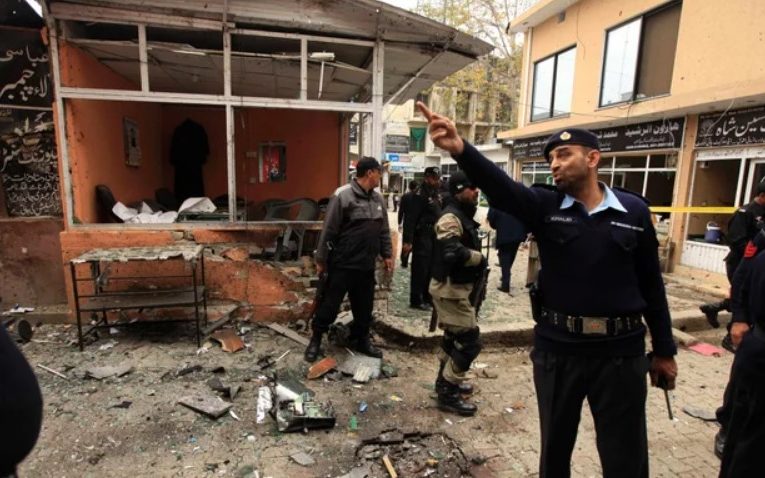 इस्लामाबाद कोर्ट के बाहर भीषण धमाका: 9 की मौत, 21 घायल; वजीरिस्तान में भी आतंकी हमला