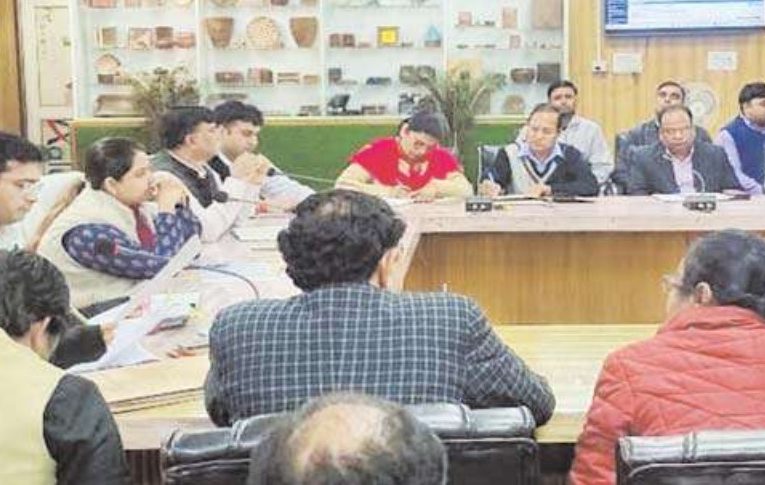 गंगा में प्रवाहित न होने पाये गंदे नालो का पानी – डी.एम.