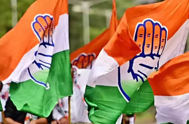 मनरेगा को बचाने के लिये कांग्रेस ने शुरू किया जनांदोलन प्रदर्शन कर गांधी पार्क में बैठे अनशन परकाले कृषि कानूनों की तरह मनरेगा पर लिया गया फैसला भी सरकार को वापस लेना होगा- हैनरीता राजीव