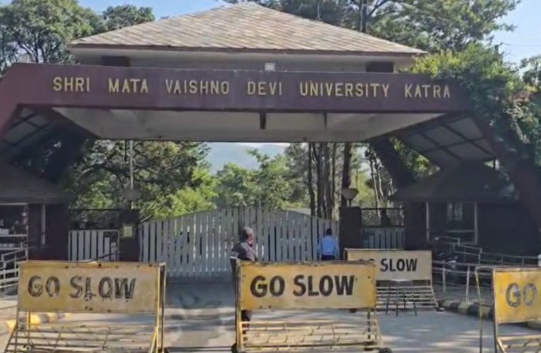 जम्मू-कश्मीर: श्री माता वैष्णो देवी इंस्टीट्यूट ऑफ मेडिकल एक्सीलेंस पर बड़ी कार्रवाई, MBBS कोर्स की अनुमति रद्द