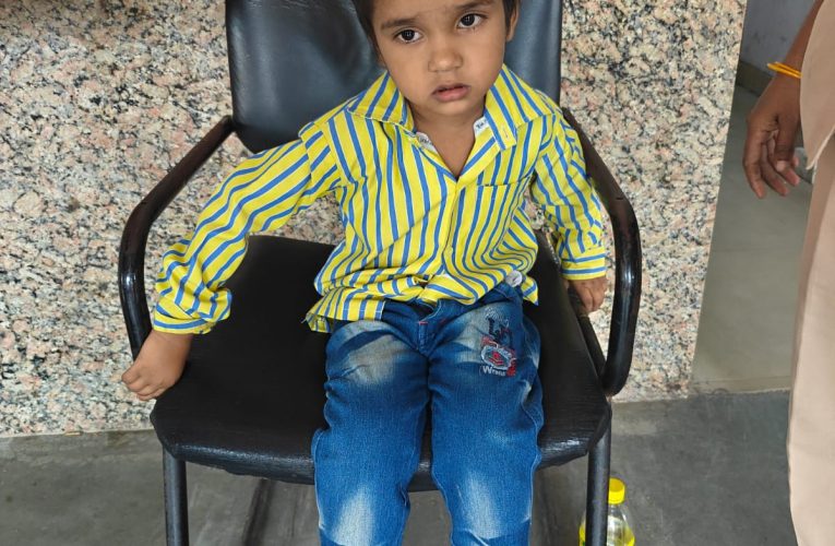 बिजनौर में रोडवेज बस अड्डे के पास अकेला मिला तीन साल का मासूम, परिजनों की तलाश में जुटी पुलिस